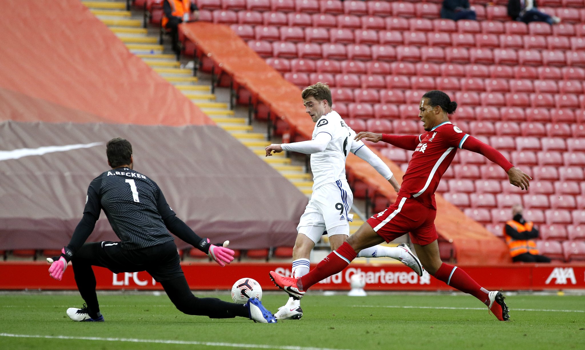 让球队在攻 让球队在攻