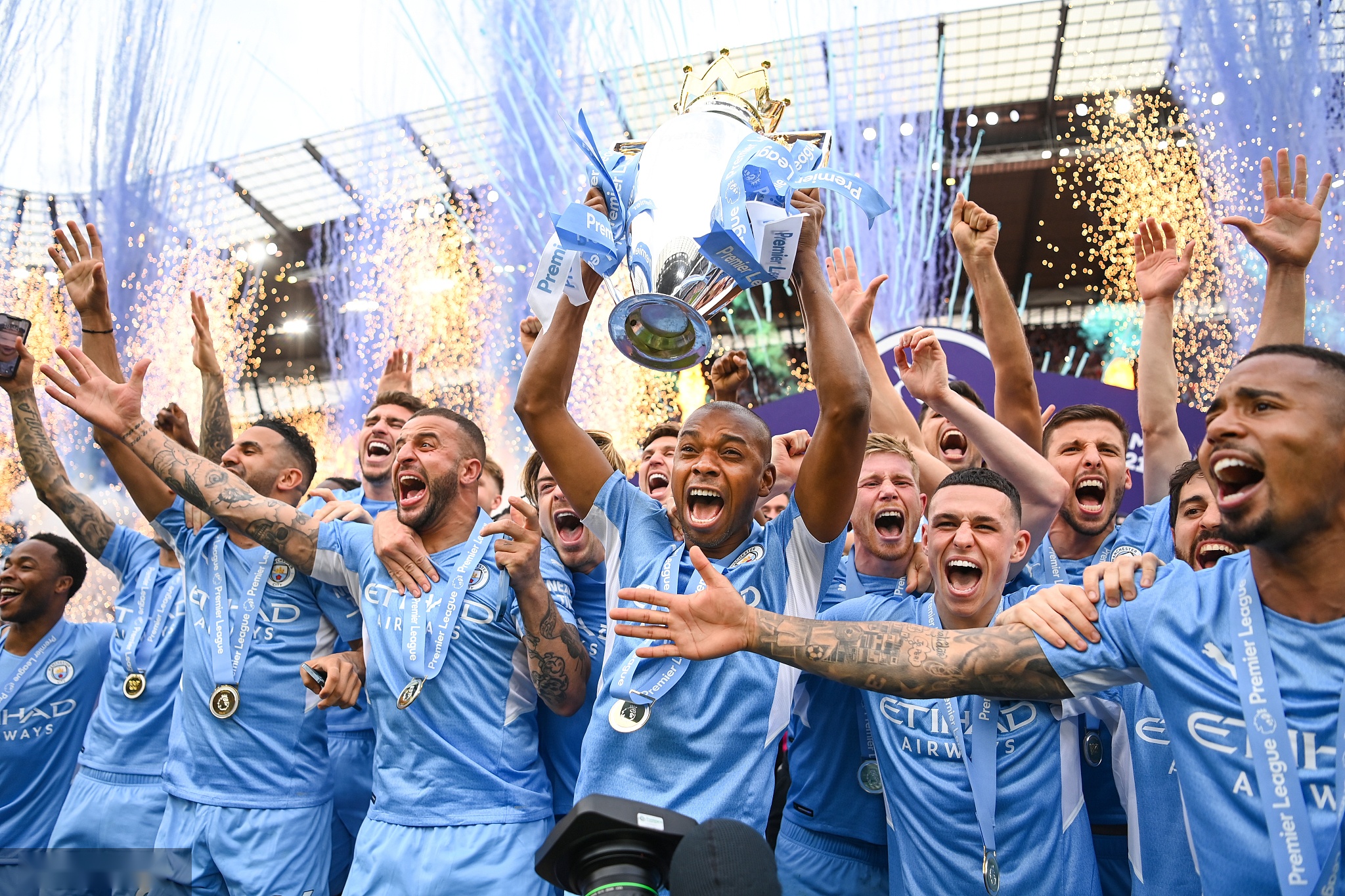 而他極致的 而他極致的